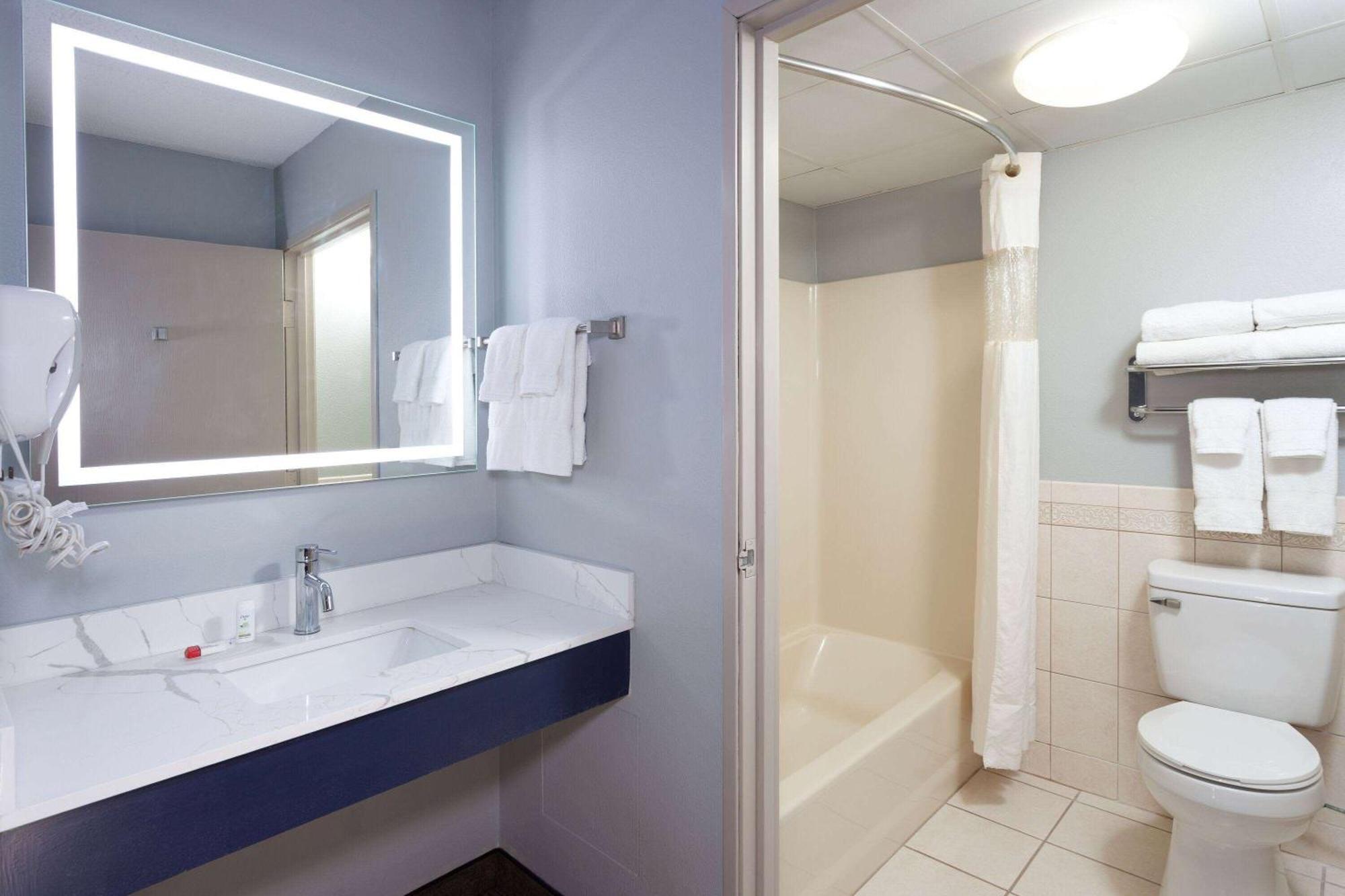 Americinn By Wyndham Peoria Extérieur photo
